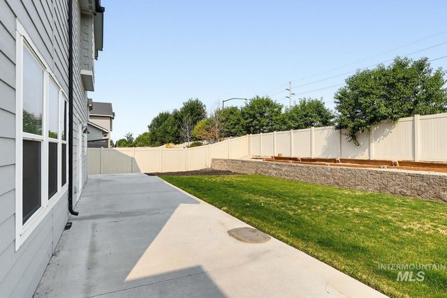 3794 W Peak Cloud Ct, Meridian, ID 83642