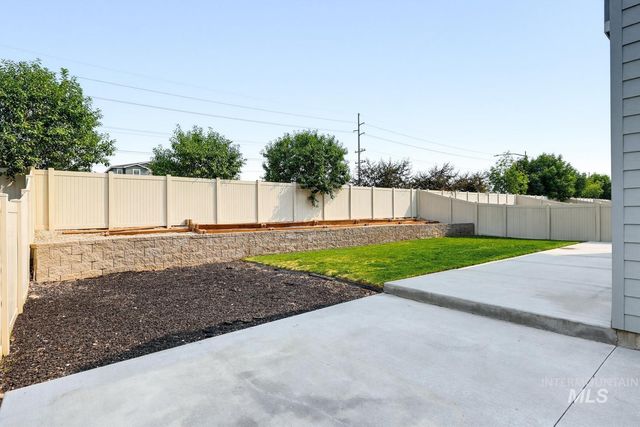 3794 W Peak Cloud Ct, Meridian, ID 83642