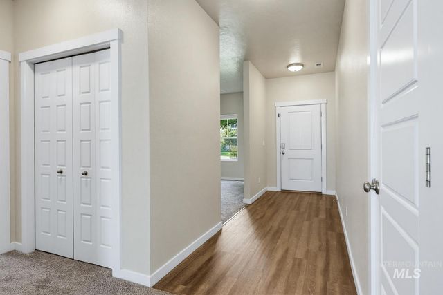 3794 W Peak Cloud Ct, Meridian, ID 83642