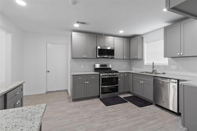 500 Shirleen Drive, Pasadena, TX 77586