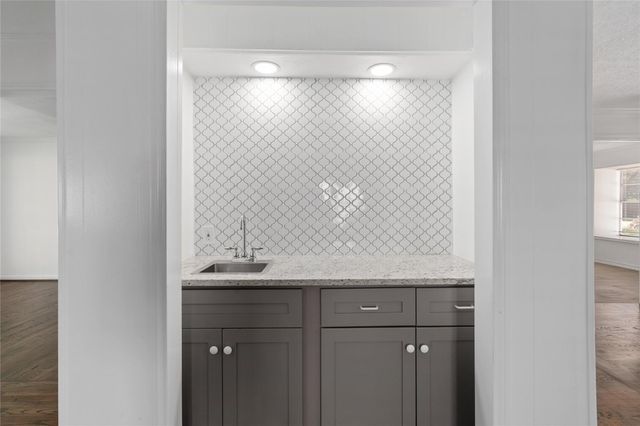 500 Shirleen Drive, Pasadena, TX 77586