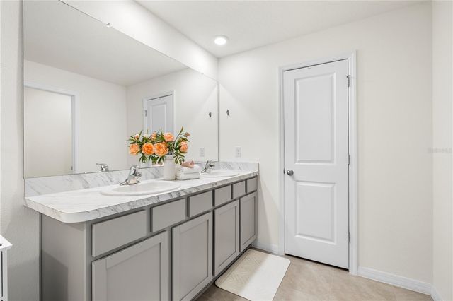 37247 KINGS CROWN DRIVE, Zephyrhills, FL 33541