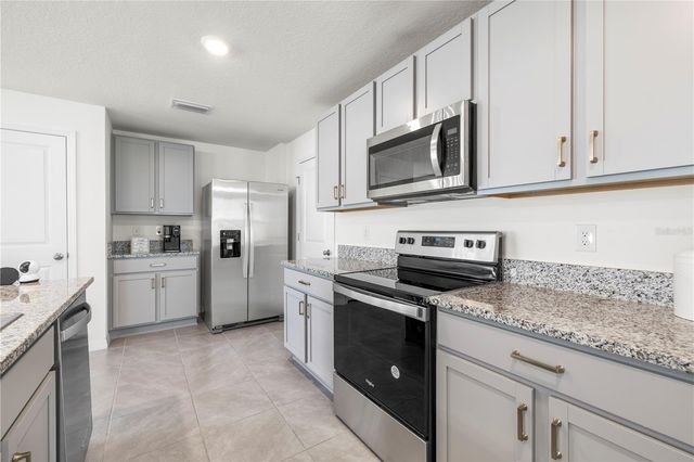 37247 KINGS CROWN DRIVE, Zephyrhills, FL 33541