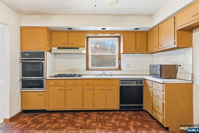 229 Edwards Road, Morris Township, NJ 07054