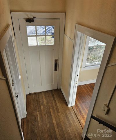 40 Coleman Avenue, Asheville, NC 28801
