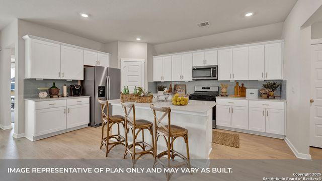 410 KOLBO CROSSING COVE, Lockhart, TX 78644