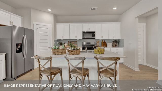 410 KOLBO CROSSING COVE, Lockhart, TX 78644