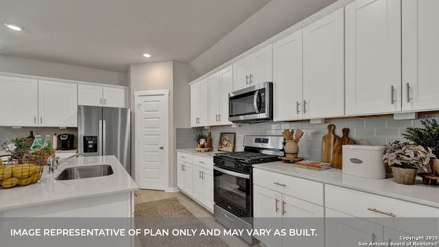 410 KOLBO CROSSING COVE, Lockhart, TX 78644