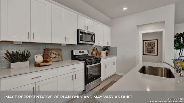 410 KOLBO CROSSING COVE, Lockhart, TX 78644