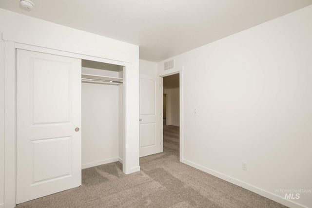 1918 E Springloyd St, Meridian, ID 83642
