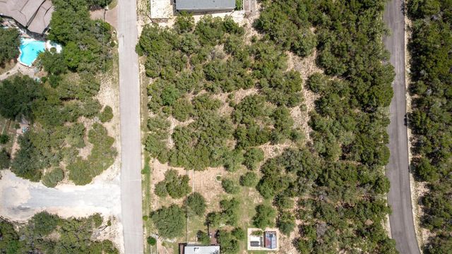 21910 Surrey LN, Lago Vista, TX 78645