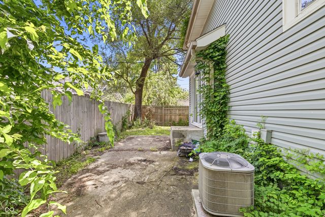 247 N Oakland Avenue, Indianapolis, IN 46201