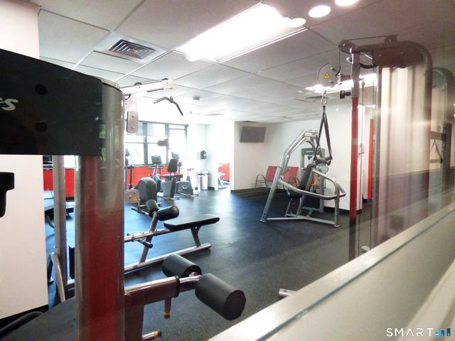 44 Strawberry Hill Avenue 11E, Stamford, CT 06902