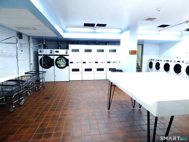 44 Strawberry Hill Avenue 11E, Stamford, CT 06902