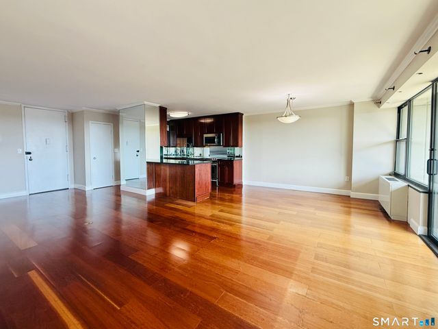 44 Strawberry Hill Avenue 11E, Stamford, CT 06902