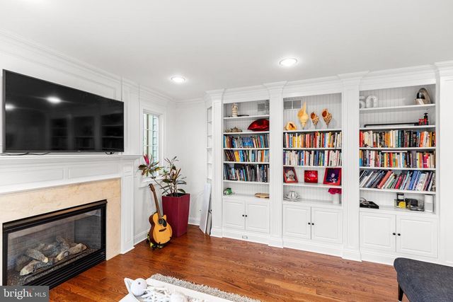 9 HARRIET DR, Princeton, NJ 08540