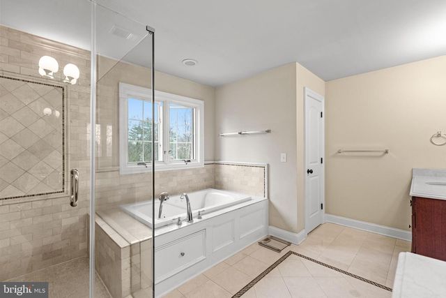 9 HARRIET DR, Princeton, NJ 08540