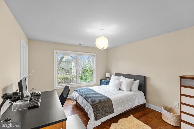 9 HARRIET DR, Princeton, NJ 08540