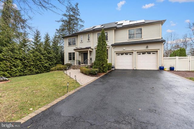 9 HARRIET DR, Princeton, NJ 08540