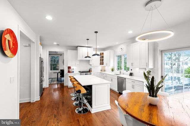 9 HARRIET DR, Princeton, NJ 08540