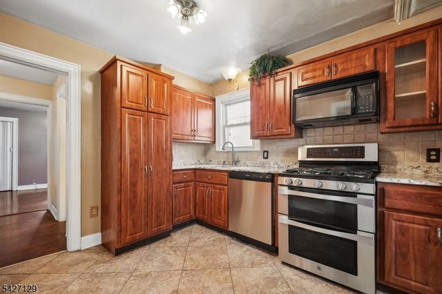 150 Randolph Ave, Clifton City, NJ 07011