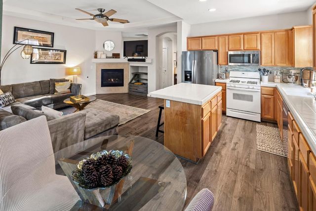 1872 Ivycrest Way, Sacramento, CA 95835