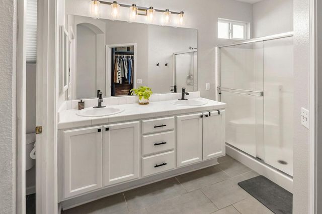 1872 Ivycrest Way, Sacramento, CA 95835