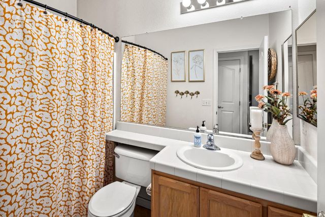 1872 Ivycrest Way, Sacramento, CA 95835