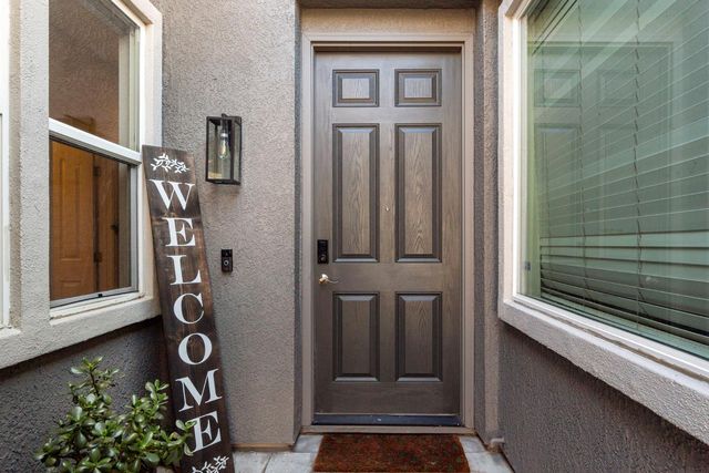 1872 Ivycrest Way, Sacramento, CA 95835