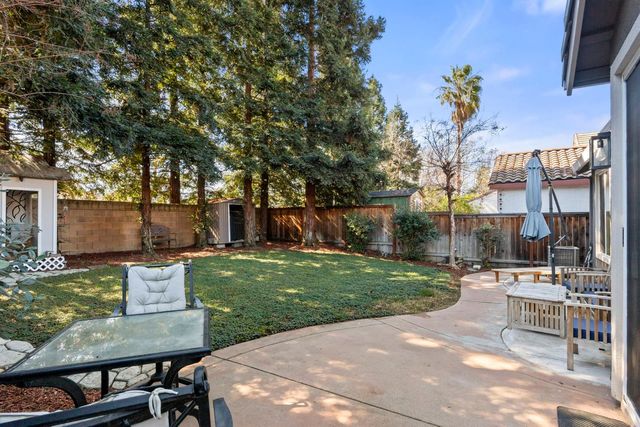 1872 Ivycrest Way, Sacramento, CA 95835