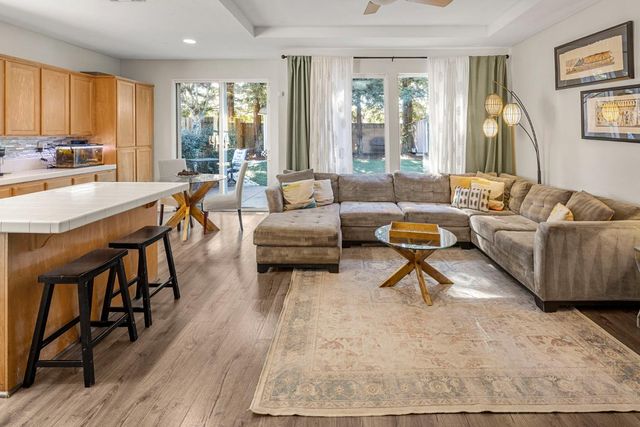 1872 Ivycrest Way, Sacramento, CA 95835