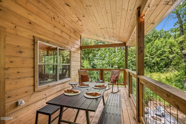1615 Bear Valley Road, Sevierville, TN 37876