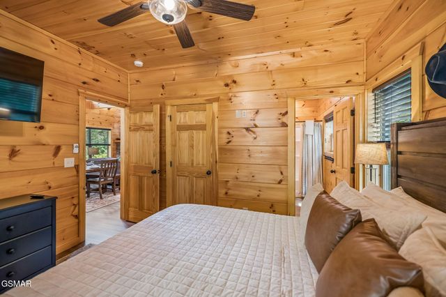 1615 Bear Valley Road, Sevierville, TN 37876