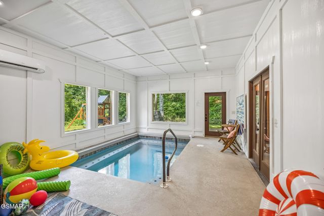 1615 Bear Valley Road, Sevierville, TN 37876
