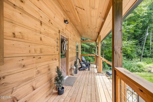 1615 Bear Valley Road, Sevierville, TN 37876