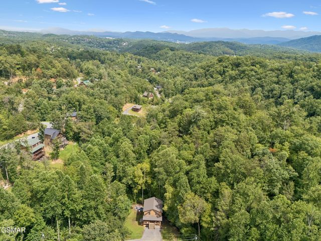 1615 Bear Valley Road, Sevierville, TN 37876