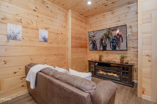 1615 Bear Valley Road, Sevierville, TN 37876