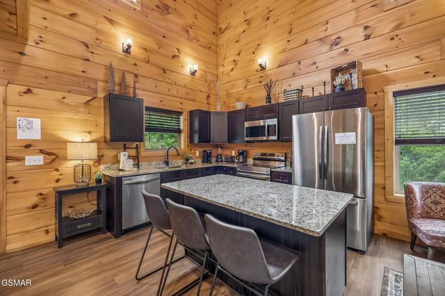 1615 Bear Valley Road, Sevierville, TN 37876