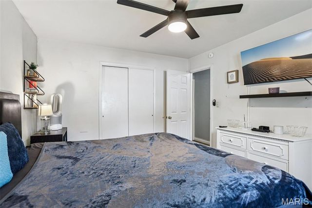 10 W Meadow Drive, St Peters, MO 63376