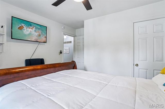 10 W Meadow Drive, St Peters, MO 63376
