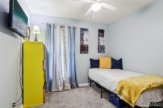 10 W Meadow Drive, St Peters, MO 63376