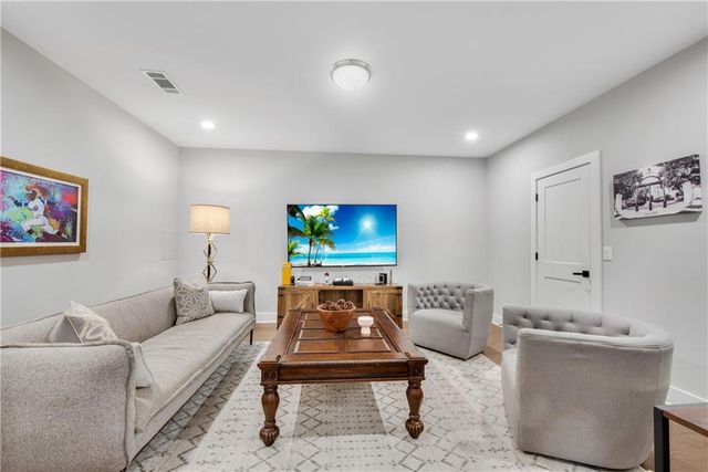 2080 Parkside Lane, Roswell, GA 30076