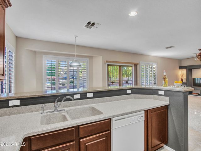 15839 N 74TH Avenue, Peoria, AZ 85382