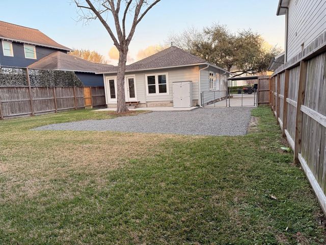 537 Columbia Street, Houston, TX 77007