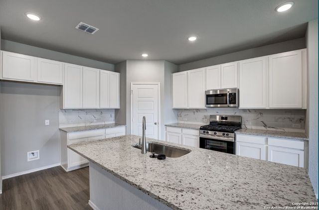 7410 Cheyne Walk, Converse, TX 78109