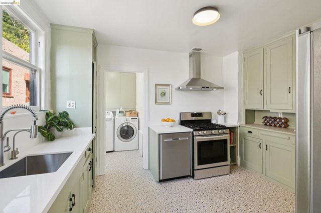 425 Kentucky Ave, Berkeley, CA 94707