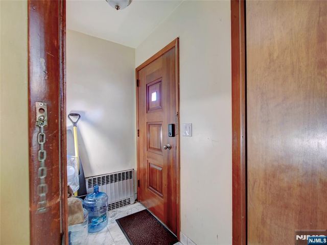 475 Dewey Avenue, Saddle Brook, NJ 07663