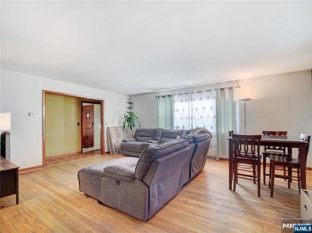 475 Dewey Avenue, Saddle Brook, NJ 07663