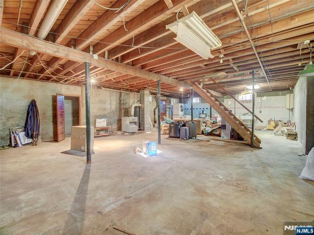 475 Dewey Avenue, Saddle Brook, NJ 07663