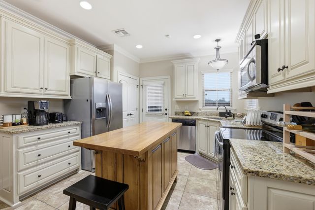 2302 Parish Rd, Thibodaux, LA 70301